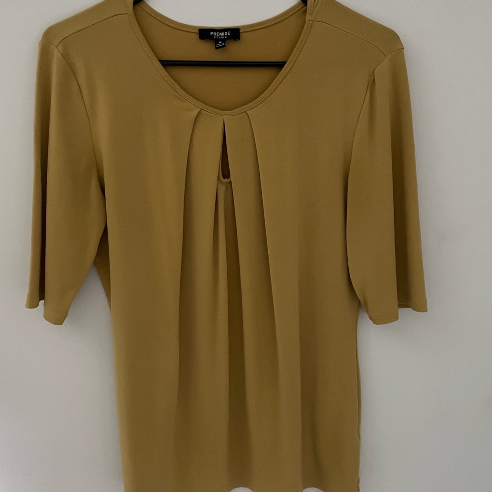 Business casual top